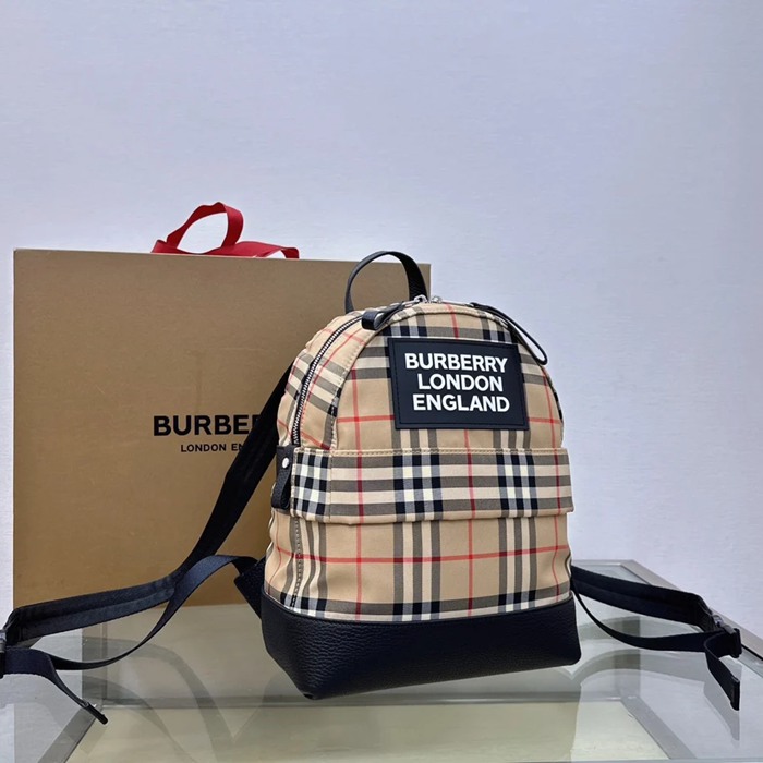 Burberry クラシックタータンチェック リュック タータンチェック ブラウン 1098 サイズ:30x23cm