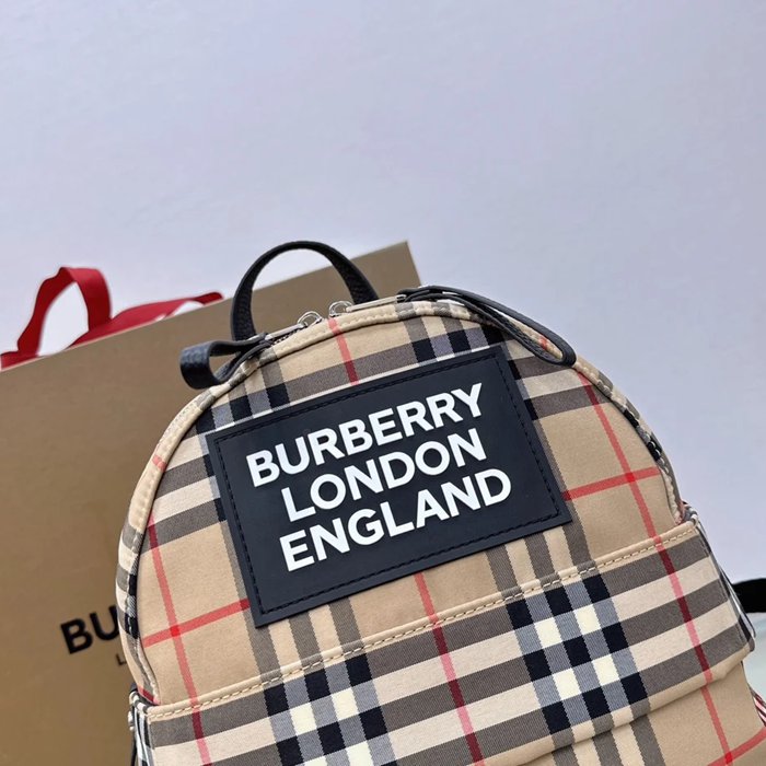Burberry クラシックタータンチェック リュック タータンチェック ブラウン 1098 サイズ:30x23cm