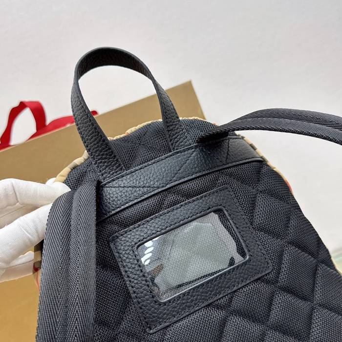 Burberry クラシックタータンチェック リュック タータンチェック ブラウン 1098 サイズ:30x23cm