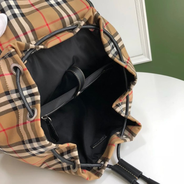 Burberry ヴィンテージタータンチェック リュック タータンチェック ブラウン 4711 サイズ:42x28cm