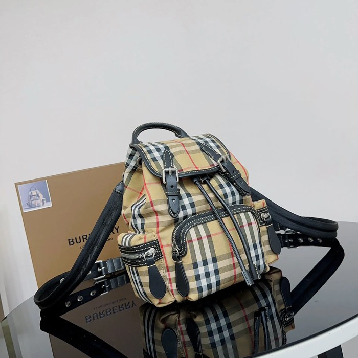 Burberry 3WAY リュック ナイロン ブラック 9701 サイズ:26x16cm