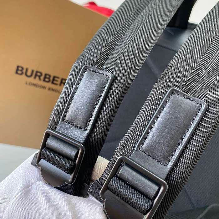 Burberry 最新 リュック タータンチェック ブラウン 5491 サイズ:42.5x30.5x14.5cm