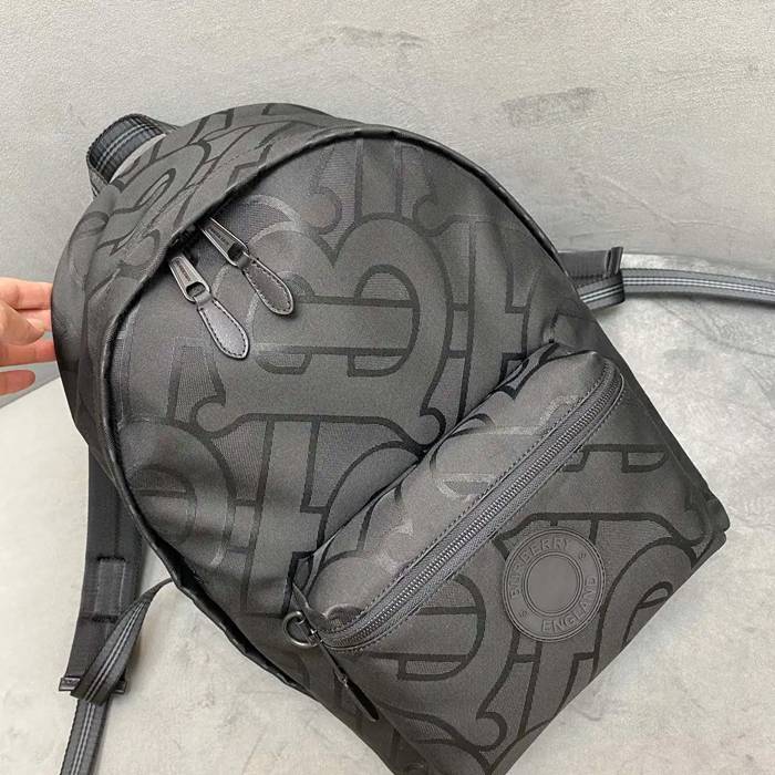 Burberry リュック ロゴジャガード カラフル 1095 サイズ:42.5x30.5x14.5cm