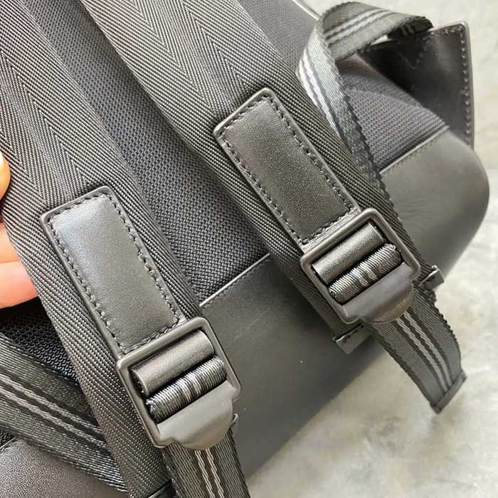 Burberry リュック ロゴジャガード カラフル 1095 サイズ:42.5x30.5x14.5cm