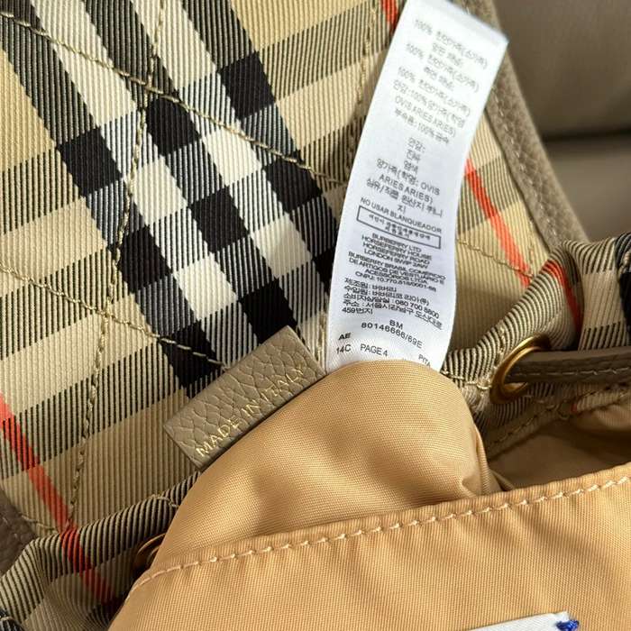 Burberry ホースシュー キルティングナイロン リュック タータンチェック サンド 3961 サイズ:34.5x21x13cm