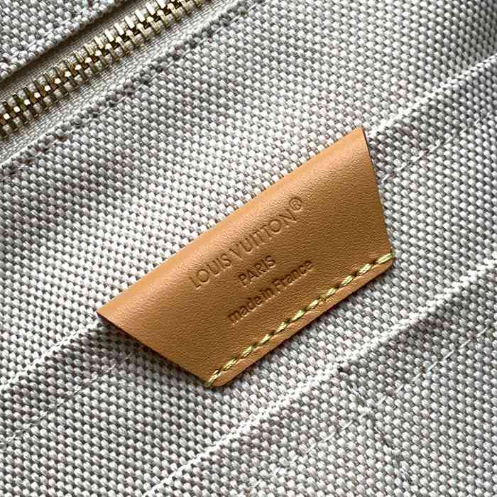 Louis Vuitton クリストファー MM リュック カモフラージュ カーキ M27080 サイズ:44x38x12.5cm