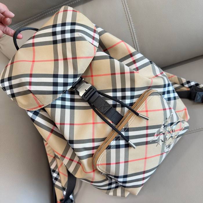 Burberry 最新タータンチェック リュック タータンチェック サンド 4831 サイズ:40x27x17cm