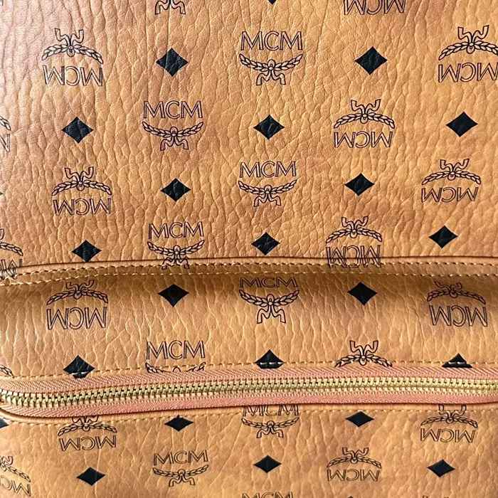 MCM サイドスタッズ リュック クラシックモノグラム ブラウン 65036 サイズ:42.5x33.5x16cm