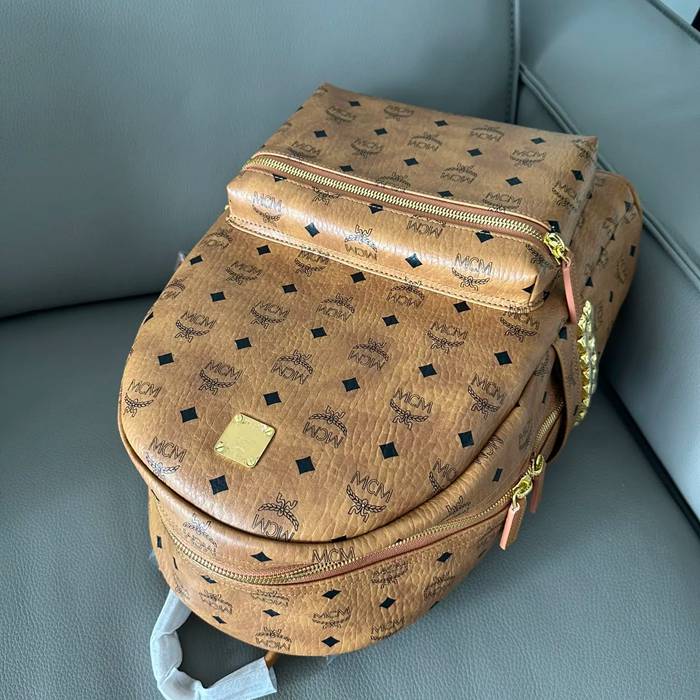 MCM サイドスタッズ リュック クラシックモノグラム ブラウン 65036 サイズ:42.5x33.5x16cm