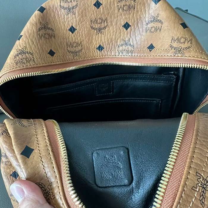 MCM サイドスタッズ リュック クラシックモノグラム ブラウン 65036 サイズ:42.5x33.5x16cm