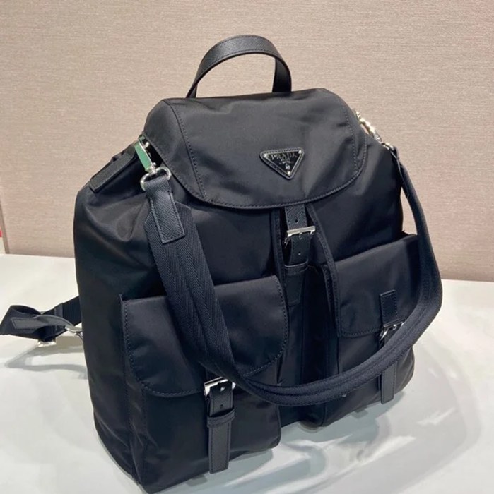 Prada クラシック ナイロン ショルダーストラップ ナイロン ブラック 2VZ110A サイズ:39x34x15cm