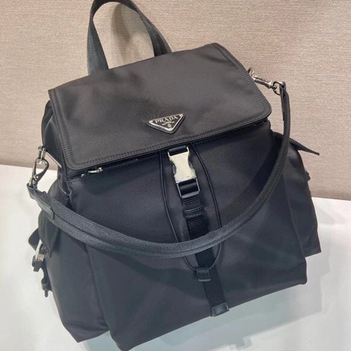 Prada クラシック ナイロン ショルダーストラップ ナイロン ブラック 2VZ118 サイズ:39x37x20cm