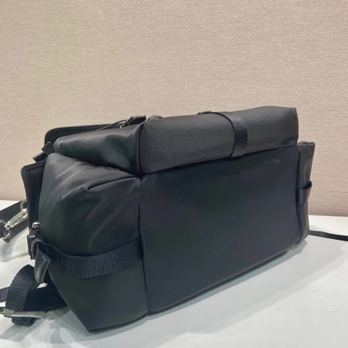 Prada クラシック ナイロン ショルダーストラップ ナイロン ブラック 2VZ118 サイズ:39x37x20cm