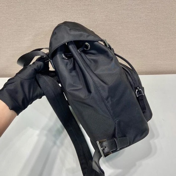 Prada ヴィンテージ リュック ナイロン ブラック 1BZ832 サイズ:29x27x13.5cm