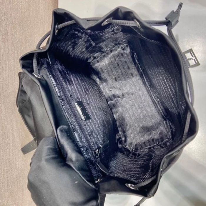 Prada ヴィンテージ リュック ナイロン ブラック 1BZ832 サイズ:29x27x13.5cm