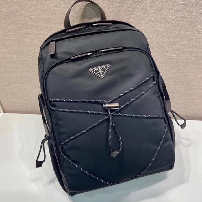 Prada リュック ナイロン ブラック 2VZ122 サイズ:42x29x14cm