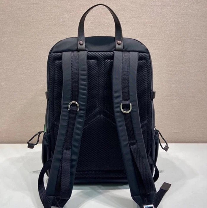 Prada リュック ナイロン ブラック 2VZ122 サイズ:42x29x14cm