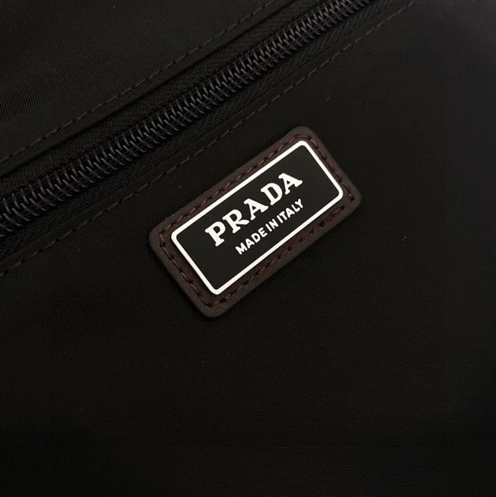 Prada リュック ナイロン ブラック 2VZ122 サイズ:42x29x14cm