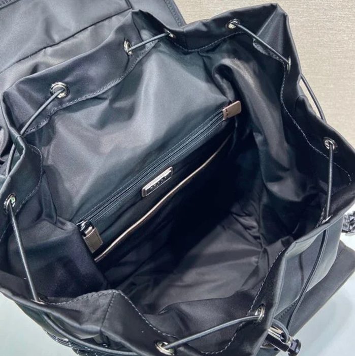 Prada 登山 リュック ナイロン ブラック 2VZ123 サイズ:46x28x22cm
