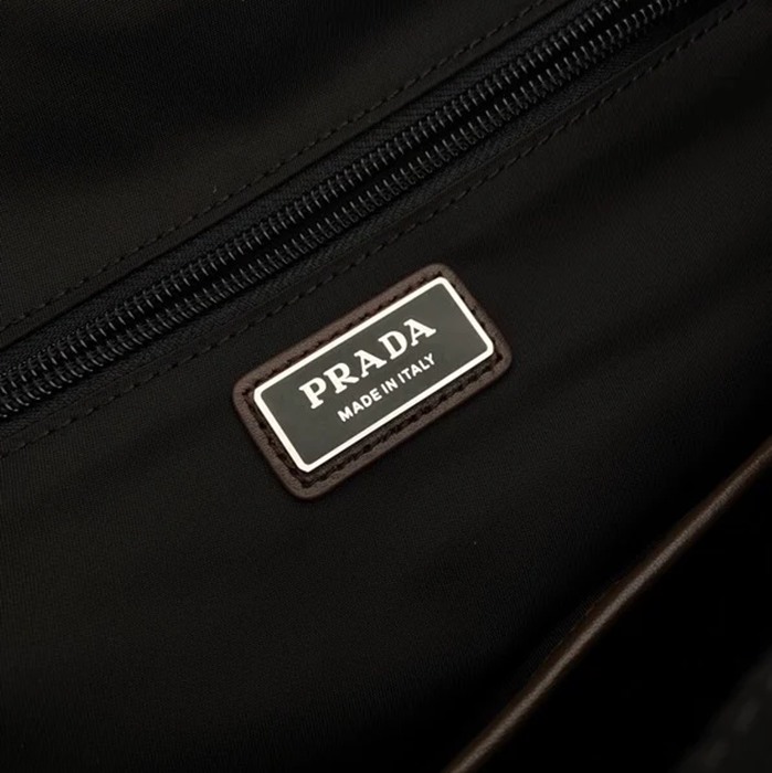Prada 登山 リュック ナイロン ブラック 2VZ123 サイズ:46x28x22cm