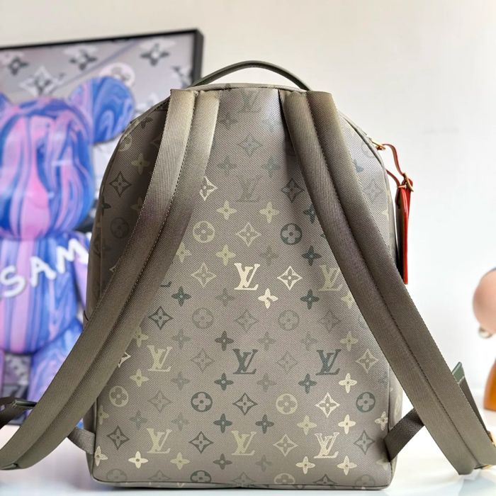 Louis Vuitton ディスカバリー PM リュック カモフラージュ カラフル M29769 サイズ:40x30x20cm