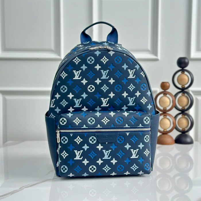 Louis Vuitton ディスカバリー リュック エンボスレザー ブルー M28575 サイズ:38x29x20cm