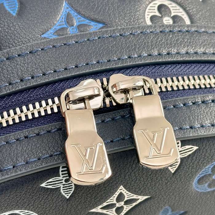 Louis Vuitton ディスカバリー リュック エンボスレザー ブルー M28575 サイズ:38x29x20cm