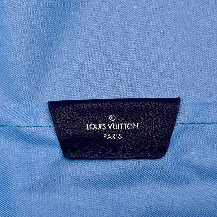 Louis Vuitton ディスカバリー リュック エンボスレザー ブルー M28575 サイズ:38x29x20cm