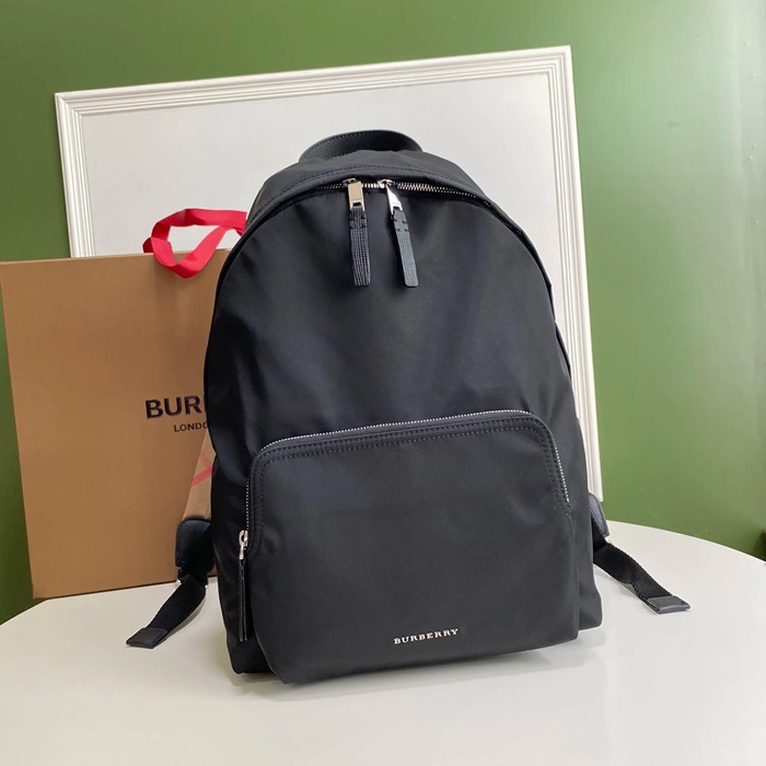 Burberry クラシックタータンチェック ショルダーストラップ リュック タータンチェック ブラウン 8911 サイズ:40x29x15cm