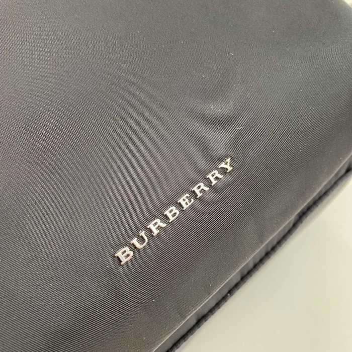 Burberry クラシックタータンチェック ショルダーストラップ リュック タータンチェック ブラウン 8911 サイズ:40x29x15cm