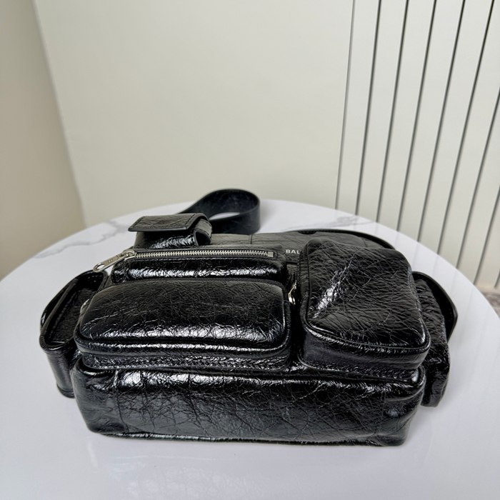 BALENCIAGA 188003 カメラバッグ スーパーバージー サイズ:22x16cm