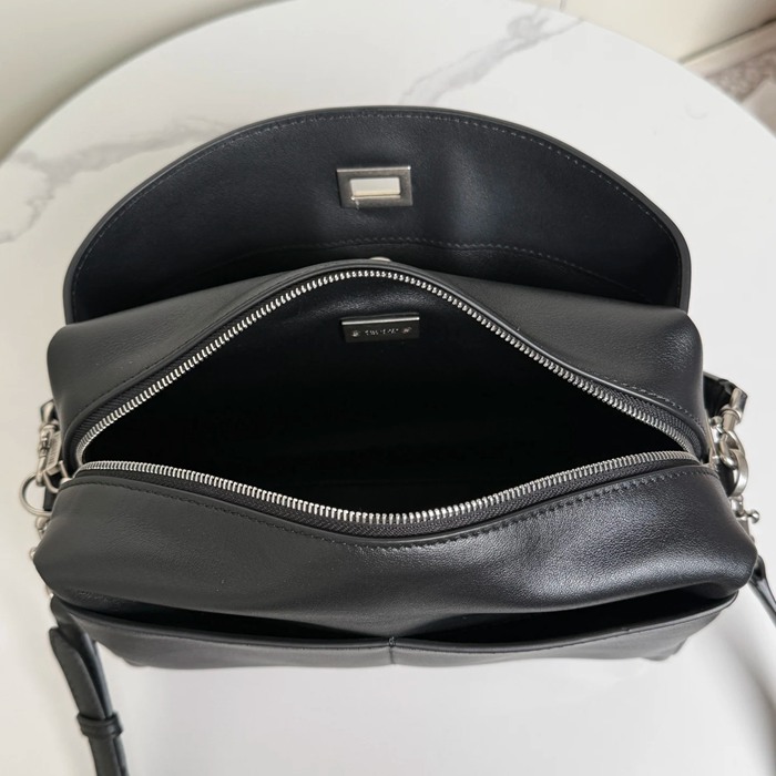 BALENCIAGA 188033 カメラバッグ 斜め掛け サイズ:23x15.5x9.9cm