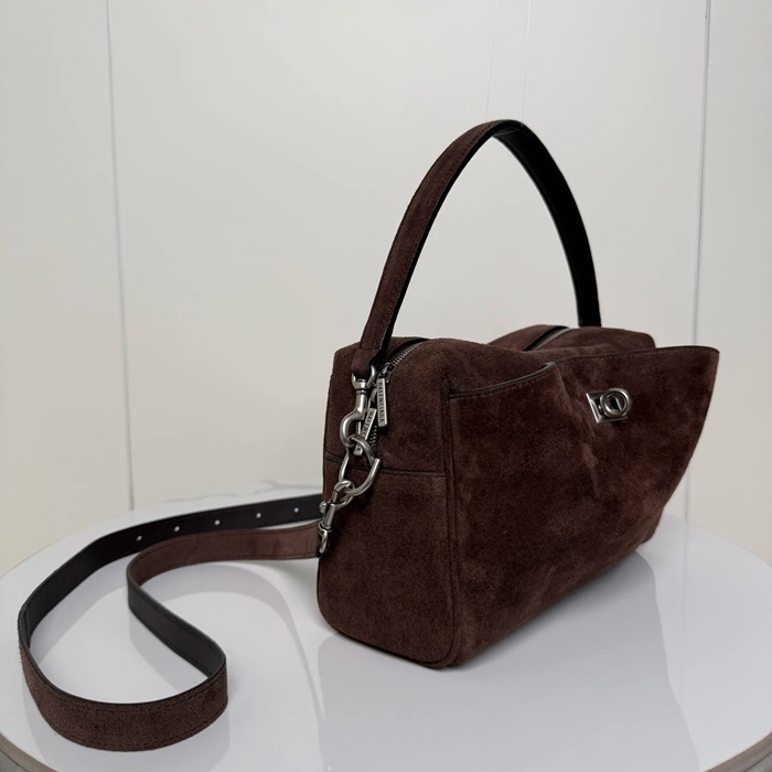 BALENCIAGA 188034 スエードカメラバッグ 斜め掛け サイズ:23x15.5x9.9cm