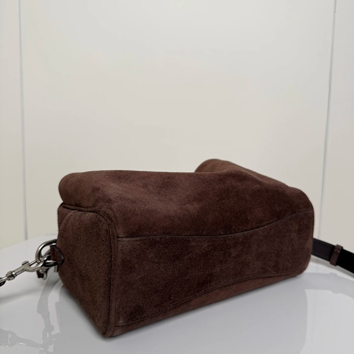 BALENCIAGA 188034 スエードカメラバッグ 斜め掛け サイズ:23x15.5x9.9cm