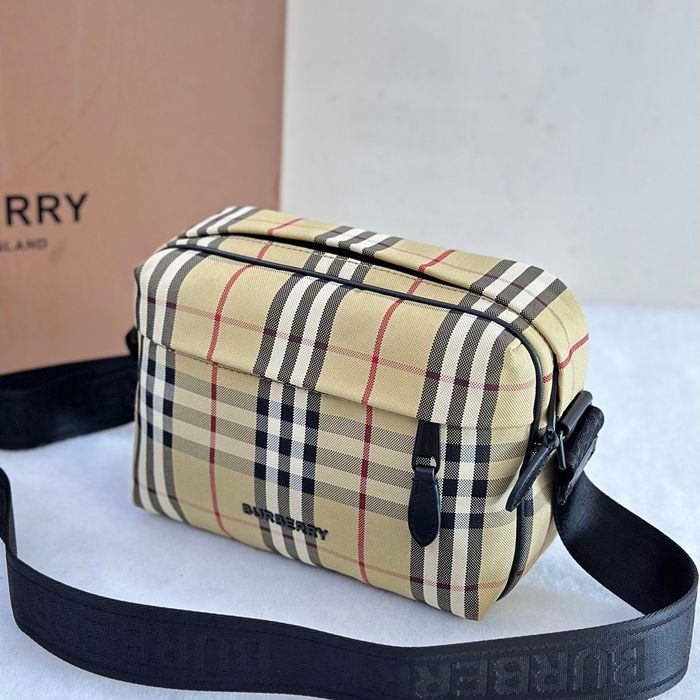 BURBERRY チェックパディバッグ サイズ:22.5x16x6.5cm