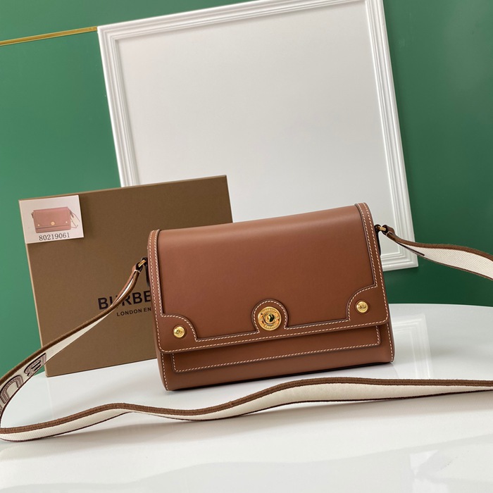 BURBERRY 9061 斜め掛け サイズ:25x18x8.5cm BURBERRY 9061 斜め掛け サイズ:25x18x8.5cm