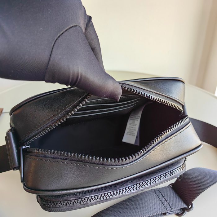 BURBERRY プレスロゴ小ショルダー サイズ:22.5x14.5cm