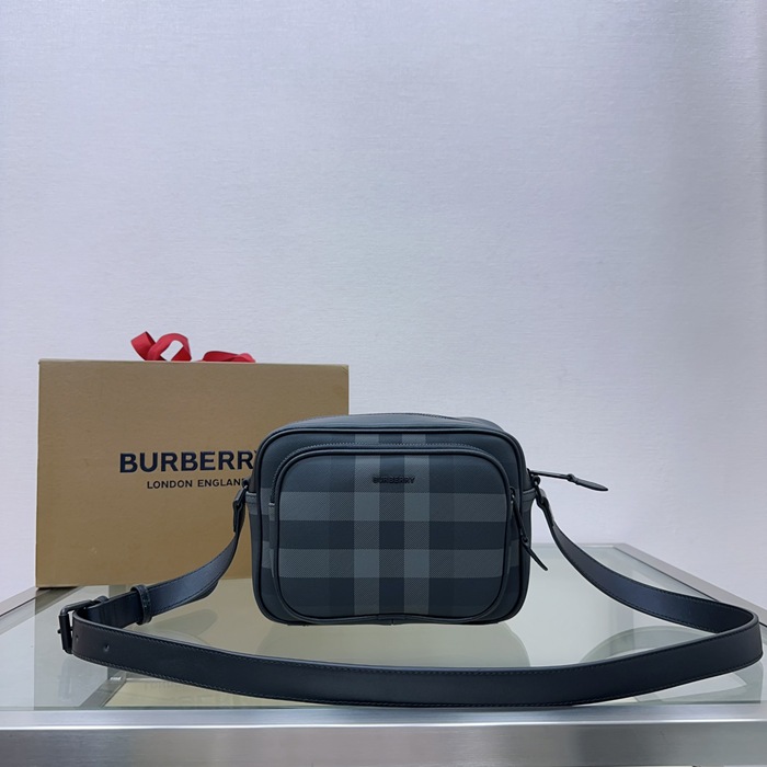 BURBERRY 3481 グレー斜め掛け サイズ:22.5x16cm BURBERRY 3481 グレー斜め掛け サイズ:22.5x16cm
