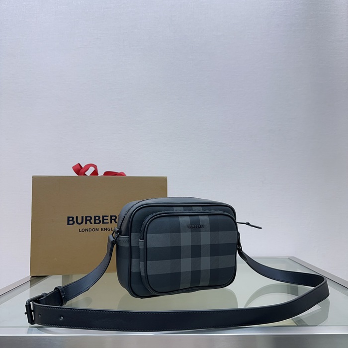 BURBERRY 3481 グレー斜め掛け サイズ:22.5x16cm