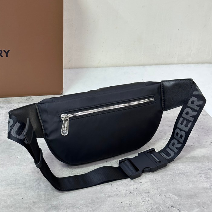 BURBERRY ECONYL素材ウエストバッグ サイズ:31x16x7.5cm