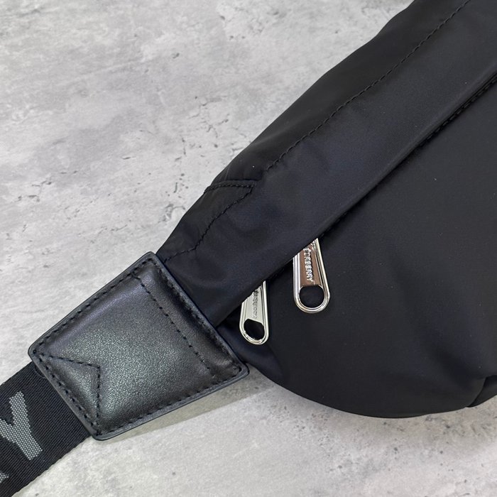 BURBERRY ECONYL素材ウエストバッグ サイズ:31x16x7.5cm