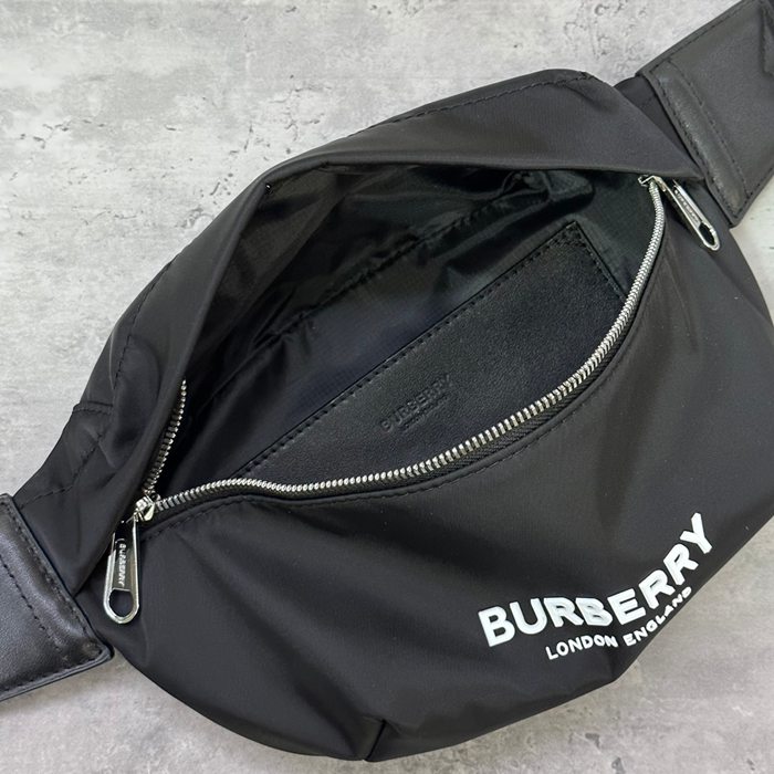 BURBERRY ECONYL素材ウエストバッグ サイズ:31x16x7.5cm