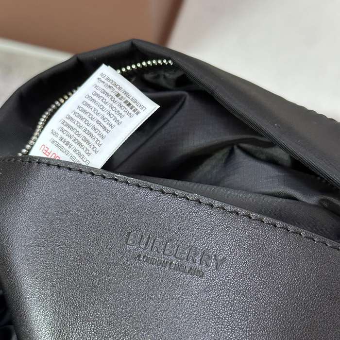 BURBERRY ECONYL素材ウエストバッグ サイズ:31x16x7.5cm