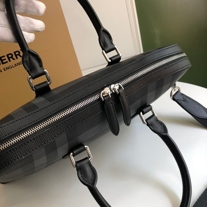 BURBERRY 8841 スモークチェックブリーフケース サイズ:37x27x5.5cm