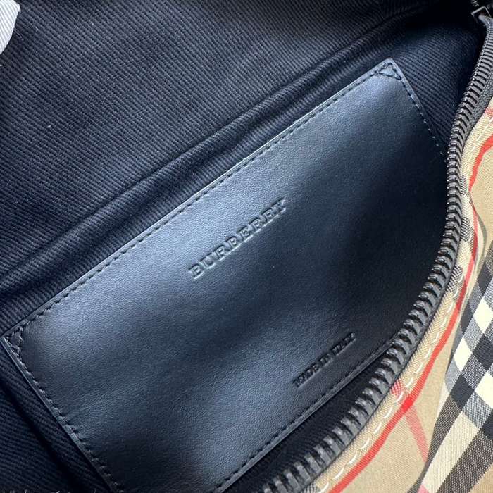 BURBERRY ナイロンウエストバッグ サイズ:31x17cm