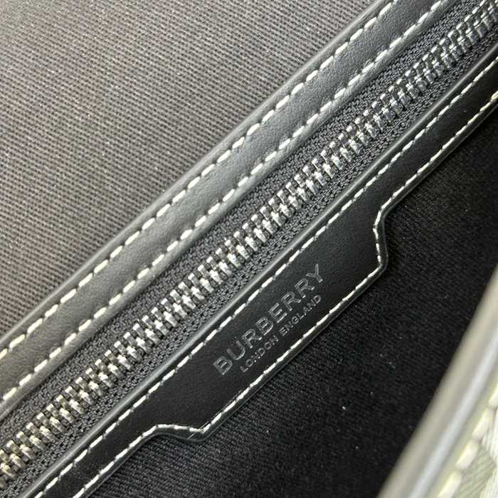 BURBERRY チェックエコキャンバスメッセンジャー サイズ:22x19cm