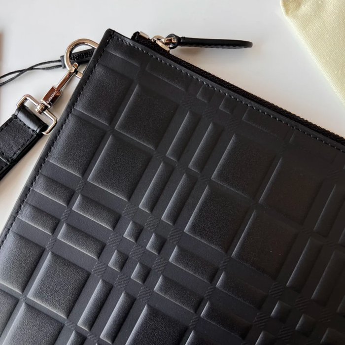 BURBERRY 大プレスチェックレザージップポーチ サイズ:30x20cm