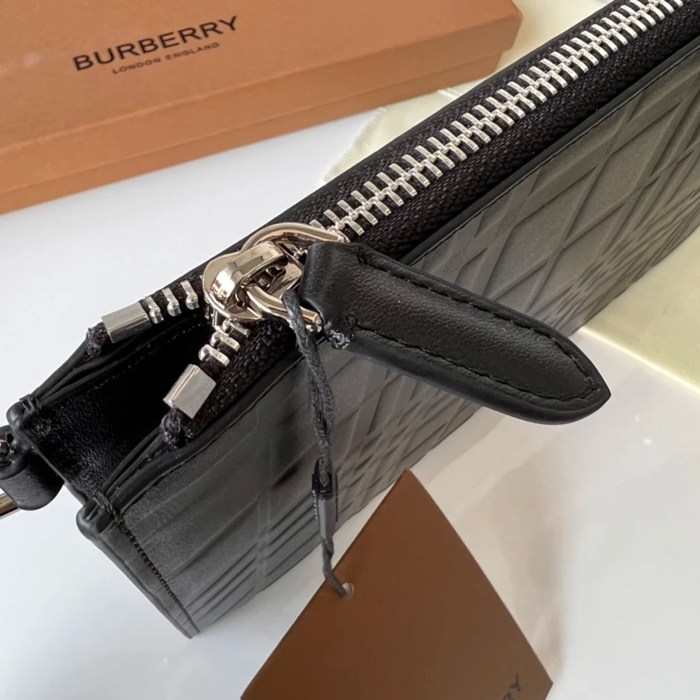 BURBERRY 大プレスチェックレザージップポーチ サイズ:30x20cm