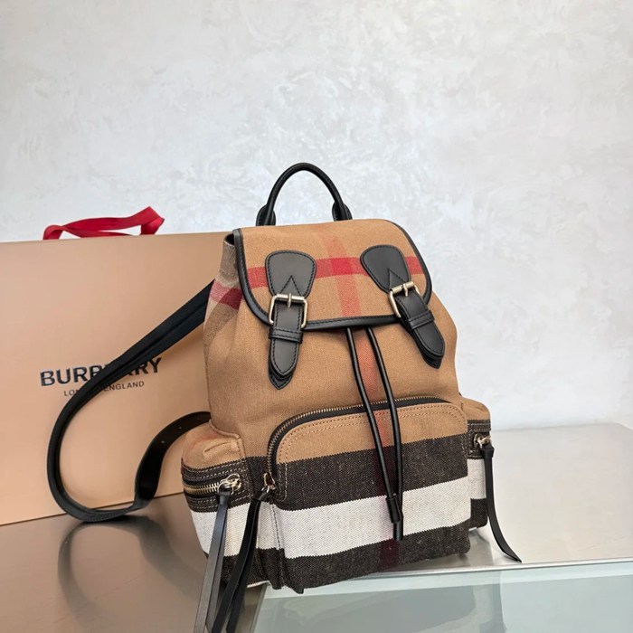 BURBERRY 2011 キャンバスチェック軍用リュック サイズ:32x22cm
