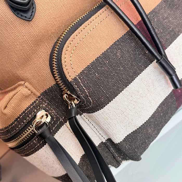 BURBERRY 2011 キャンバスチェック軍用リュック サイズ:32x22cm